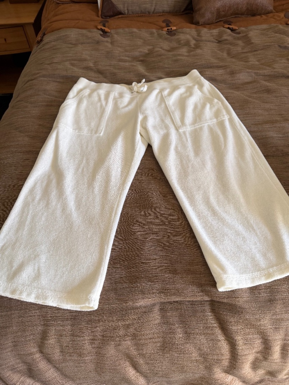 Ladies vintage juicy size Med  capris